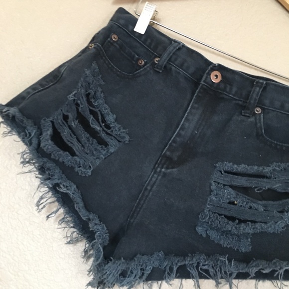 Forever 21 jean shorts - Picture 2 of 4